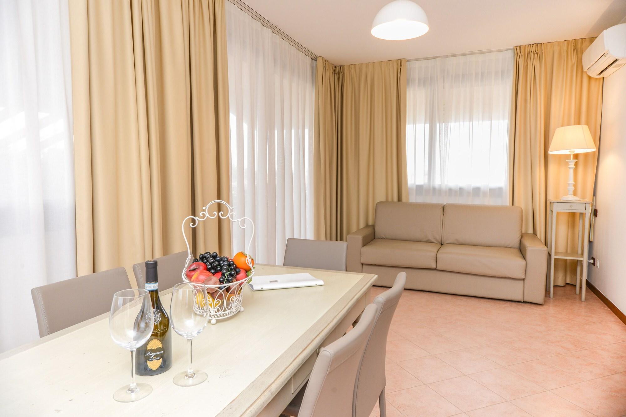 Il Sogno Apartments Desenzano del Garda Luaran gambar