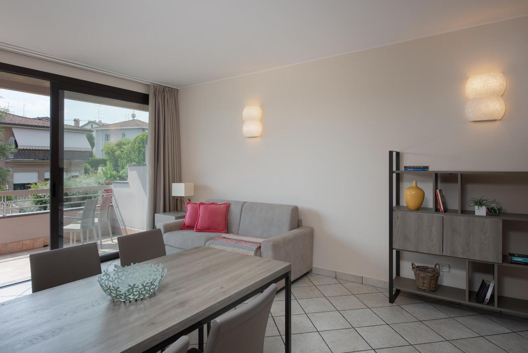 Il Sogno Apartments Desenzano del Garda Luaran gambar