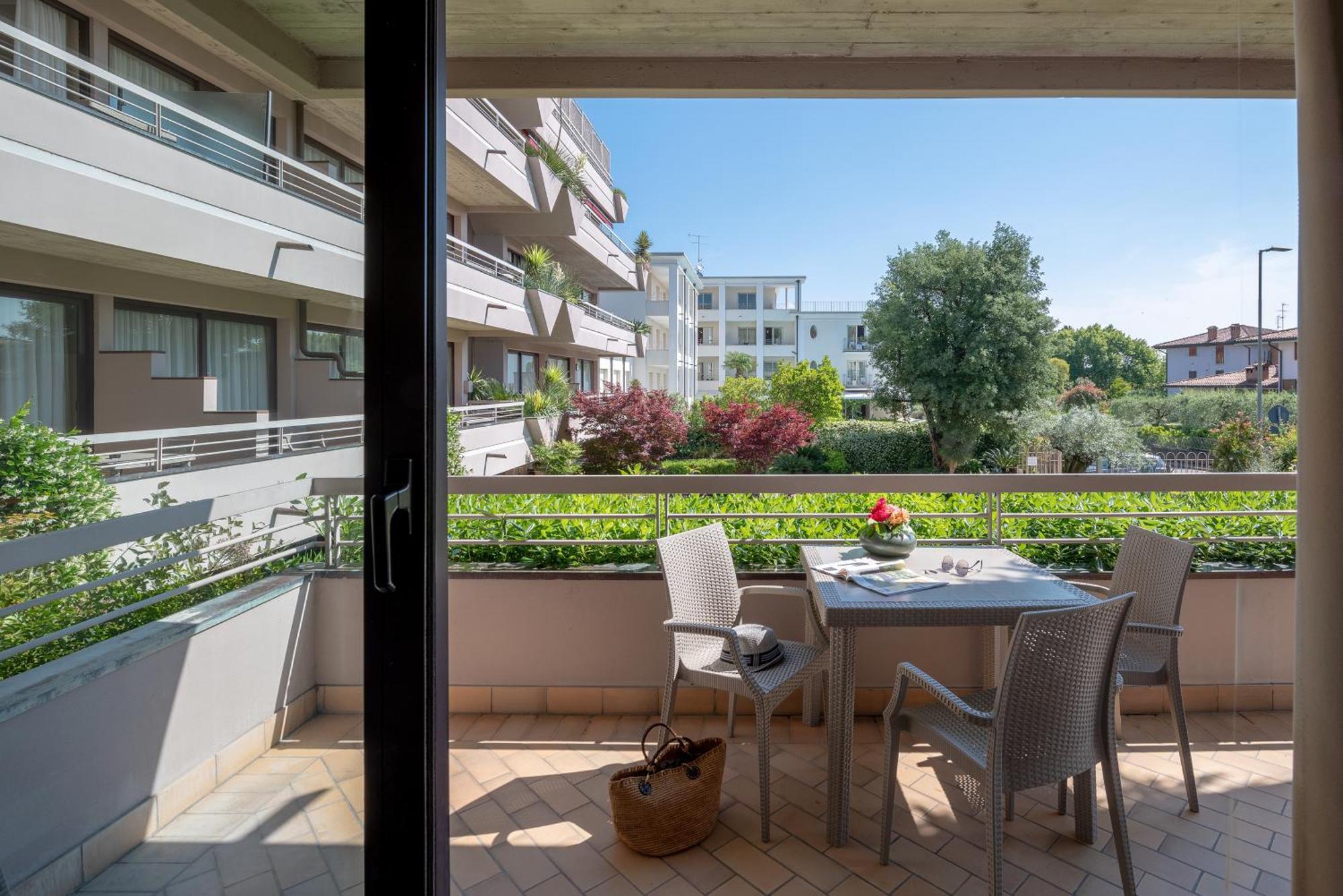 Il Sogno Apartments Desenzano del Garda Luaran gambar