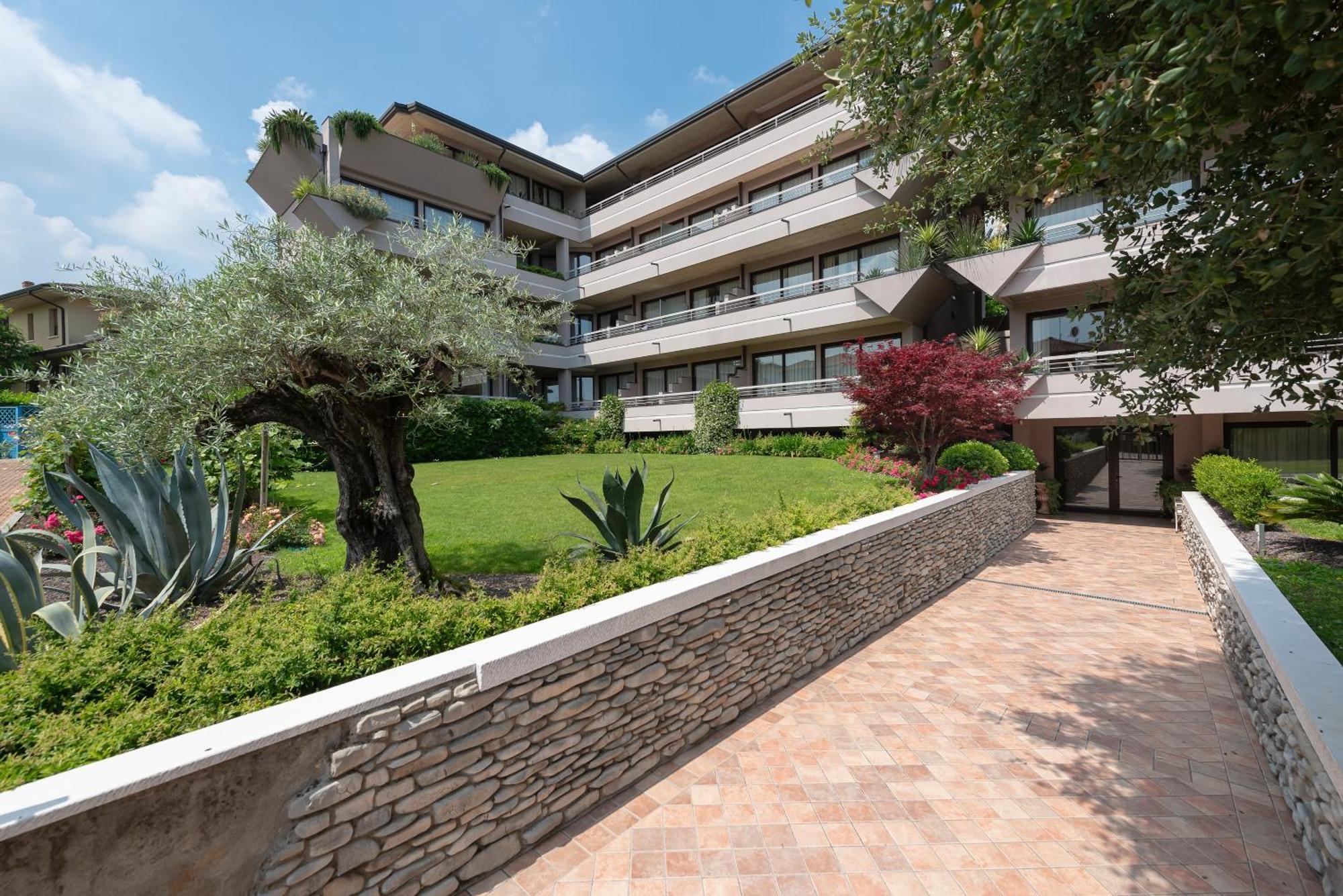 Il Sogno Apartments Desenzano del Garda Luaran gambar