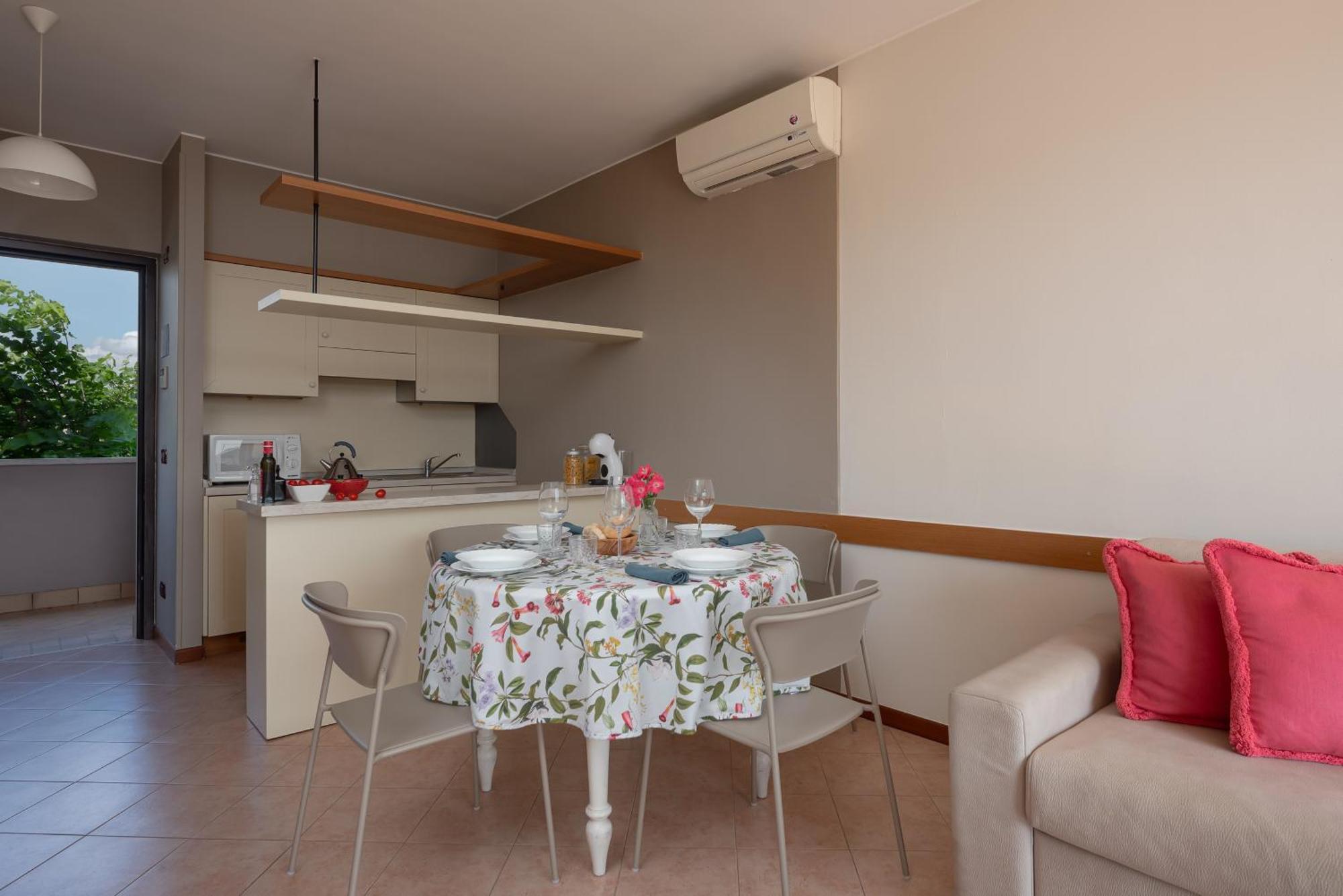 Il Sogno Apartments Desenzano del Garda Luaran gambar