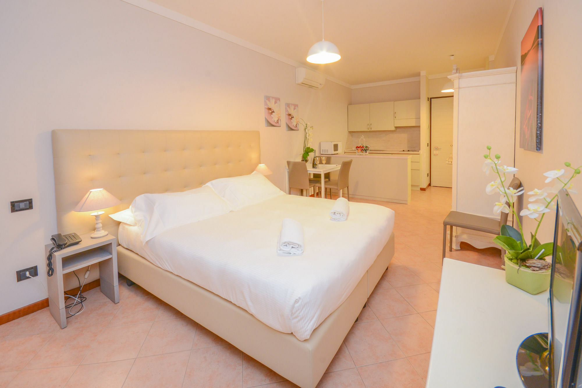 Il Sogno Apartments Desenzano del Garda Luaran gambar