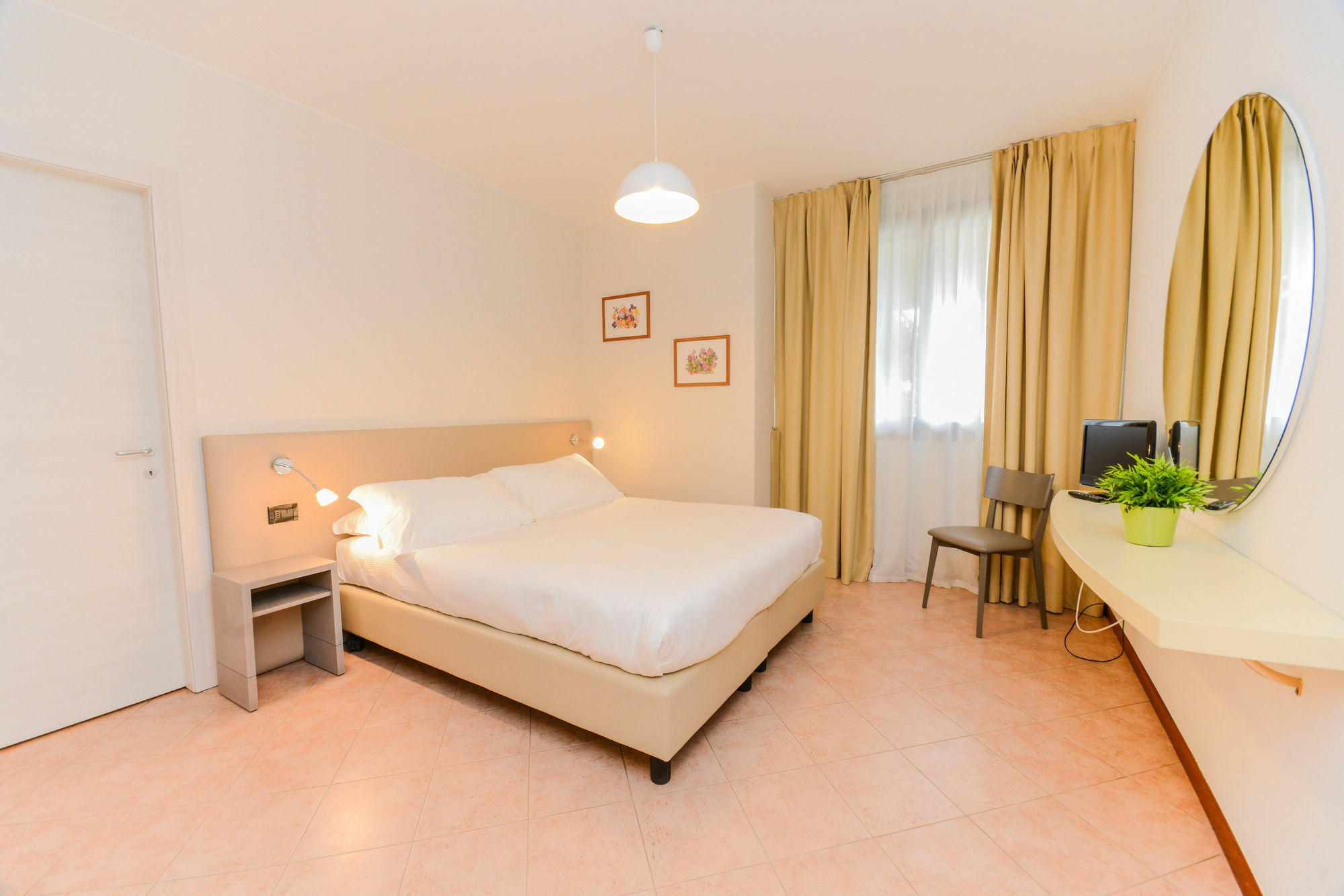 Il Sogno Apartments Desenzano del Garda Luaran gambar